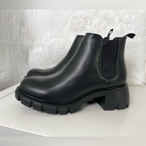 Steve Madden Howler Chelsea Lug Black Leather Boot Size 9 Chunky Y2K - Picture 2 of 8